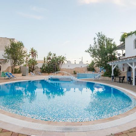 Hotel Gatto Bianco Casalabate Lecce Esterno foto