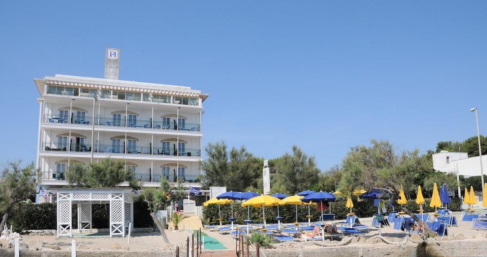Hotel Gatto Bianco Casalabate Lecce Esterno foto