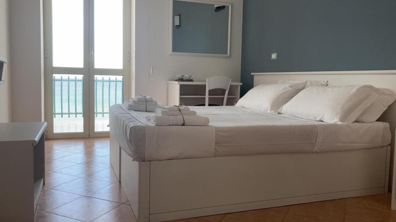 Hotel Gatto Bianco Casalabate Lecce Esterno foto