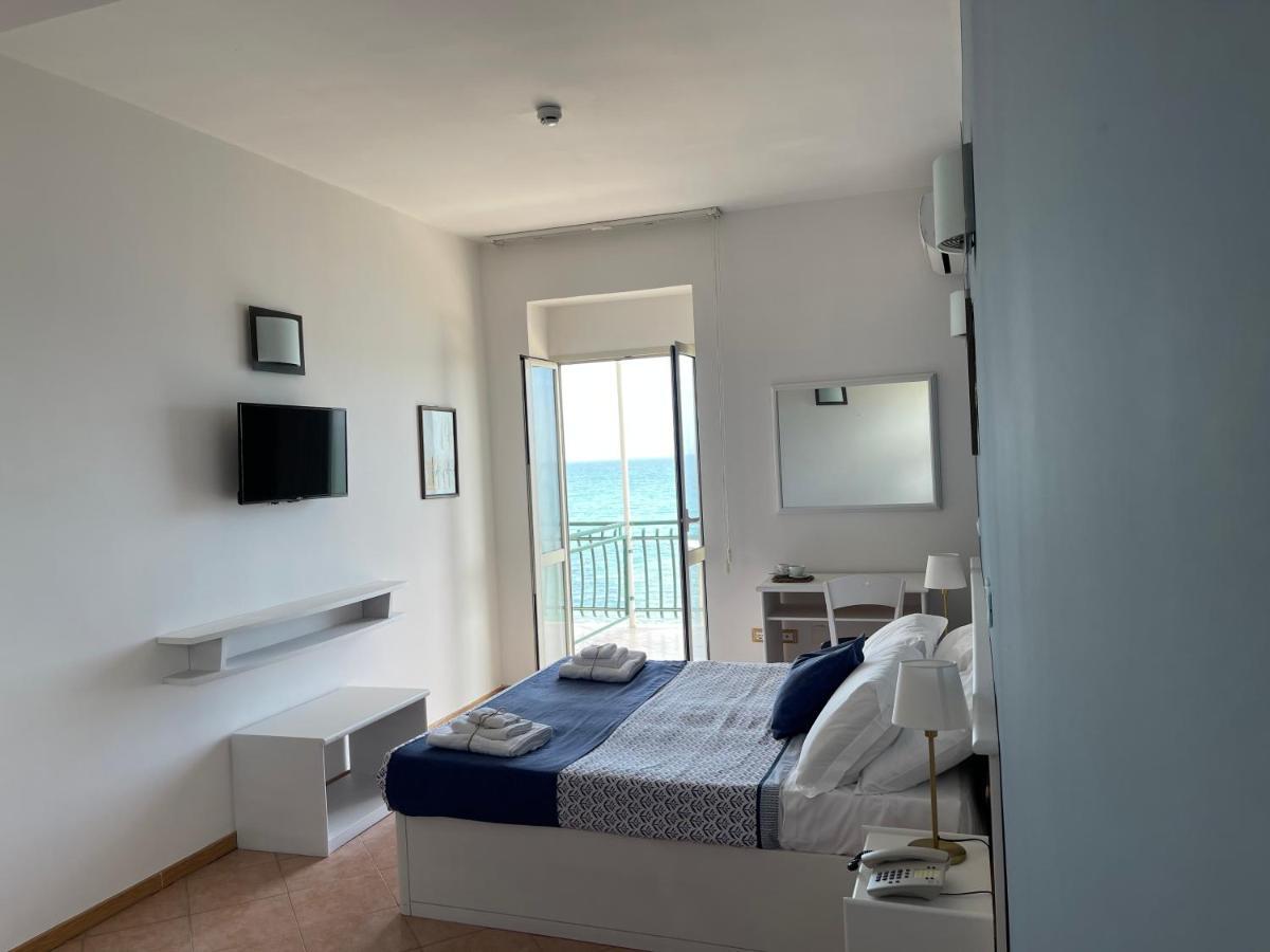 Hotel Gatto Bianco Casalabate Lecce Esterno foto
