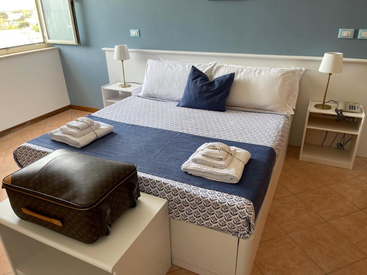 Hotel Gatto Bianco Casalabate Lecce Esterno foto