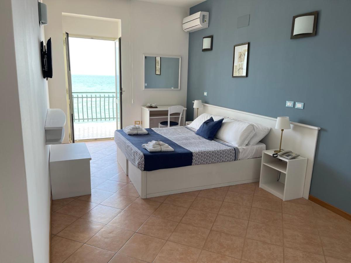 Hotel Gatto Bianco Casalabate Lecce Esterno foto