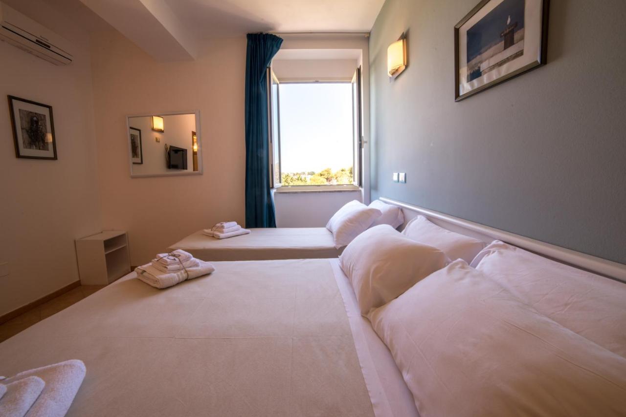 Hotel Gatto Bianco Casalabate Lecce Esterno foto